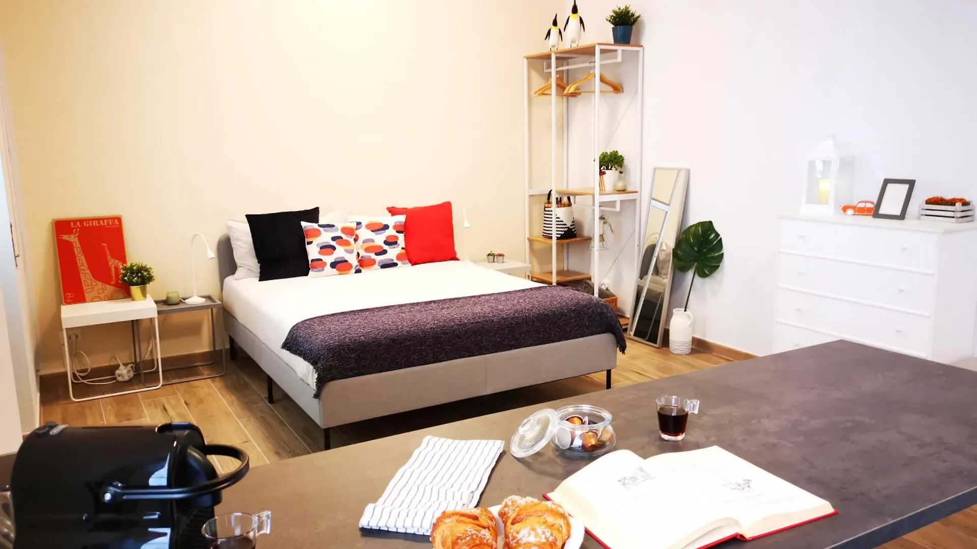 Spacious Apartment 50 Meters From The Metro Μιλάνο Ιταλία