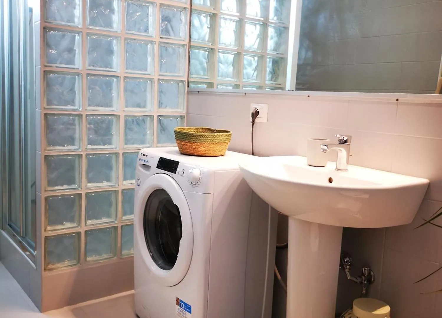 Spacious Apartment 50 Meters From The Metro Μιλάνο Ιταλία