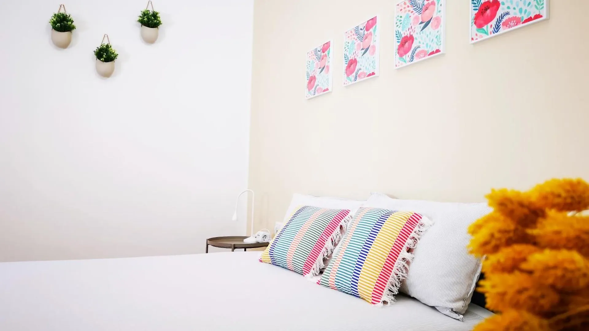 Spacious Apartment 50 Meters From The Metro Μιλάνο