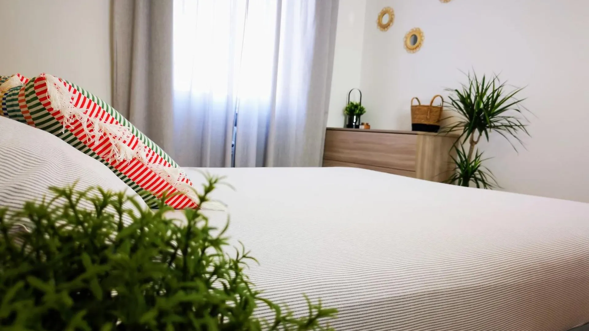 Spacious Apartment 50 Meters From The Metro Μιλάνο